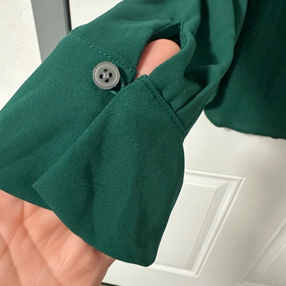 LOFT Women's Emerald Ruffle Blouse, Size Medium Petite - Picture 4 of 11